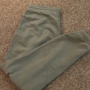 Aritzia sweatpants